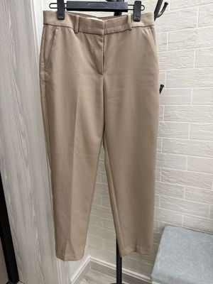 Продаются классические брюки H&M бежевые и черные EUR 38
