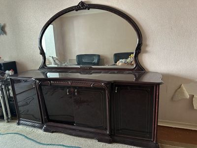 Камод в гостинную, в пригодном состоянии