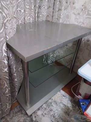 Продаю столик под телевизор