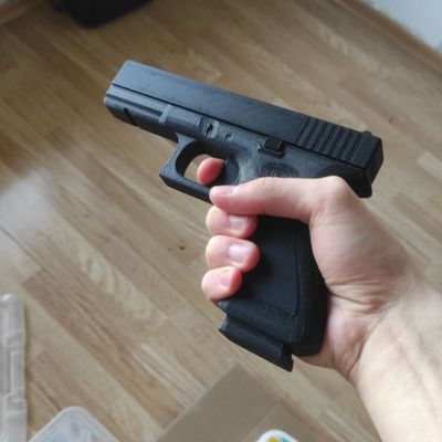 Glock-17 | Ненастоящий пистолет напечатанный на 3D принтере