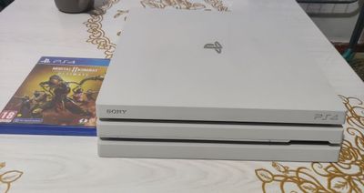 Продам playstation 4 pro 1tb