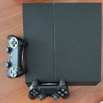 PlayStation 4 | 1 ТБ | Идеал | 2 джойстика | 15+ топ игр!