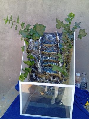 Мини водопад с живыми растениями