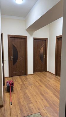 Срочный сдаётся квартира нурафшон Коча навастиройка дом 2 хоналий