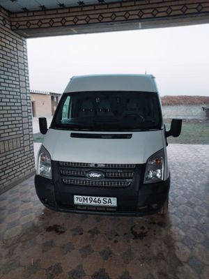 Ford transit sotiladi