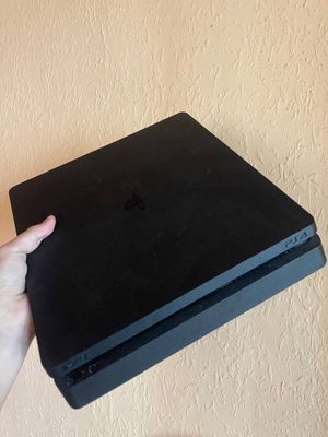 Playstation 4 slim