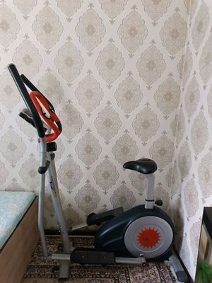 fitnes uchun velosiped