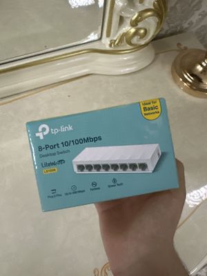 Камутатор Switch 8-port 10/100Mbps