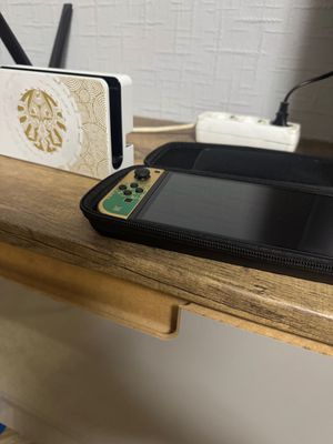 Nintendo switch OLED Breath Of The Wild Edition