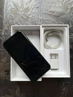 Iphone SE 64 gb LLA идеал 100%