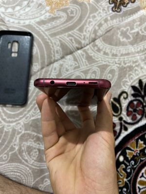 Самсунг S9 плюс сотилади