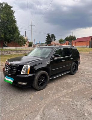 Cadillac Escalade sotilad