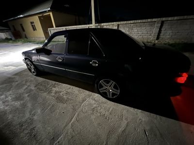 Mersedes W 124 sotiladi