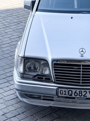 Mercedes benz w124 e320