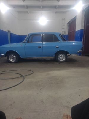 Moskvich 412 srochno sotiladi