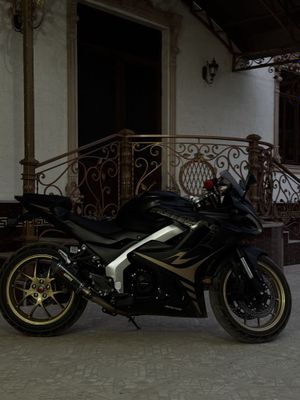 Ducati 400CC / Ducati Super sport 950