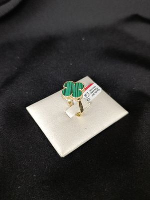 Золотое кольцо в стиле Van Cleef