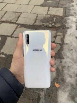 Samsung a 50 sotiladi