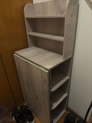 Продаю маникюрный стол почти новый