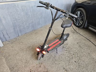 Продаю электросамокат Kugo m4 pro