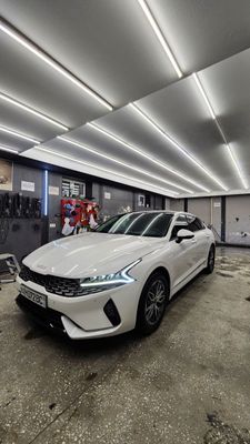 KIA K5 2023yil beliy jemchuk