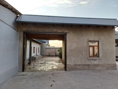 Bektemirda 7 xonali hovli uy sotiladi