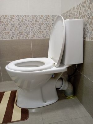 Продается унитаз б у в хорошем состоянии