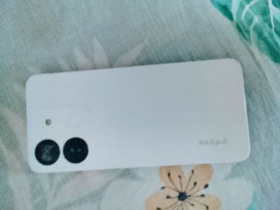 Infinix smart 7 HD sotiladi 935 ming