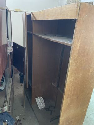 Мебель эски шкаф 3та биттаси яхши халатда …