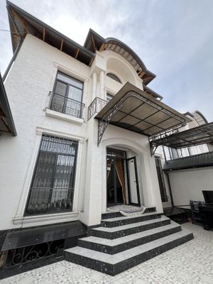 Sergeli tumani yuqori darxonda 6 xona +2ta xoll uchastka srochna sotil