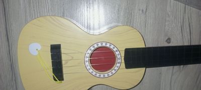 Bolalar gitarasi