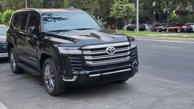 Продаётся автомобиль Land Cruiser 300
