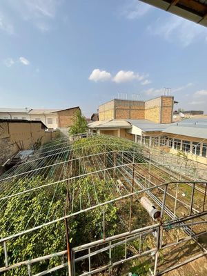 Срочно Продаётся Добротный дом с большим участком. Чукурсой 10,5 соток