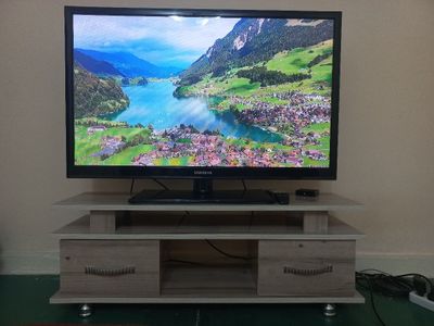Samsung Televizor va padstavka
