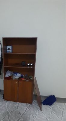 Книжный шкаф сотилади