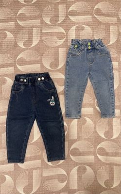 Продам детские джинсы (2 пары)
