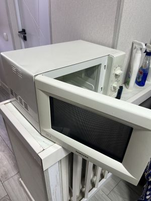 Продается микровольновка Samsung