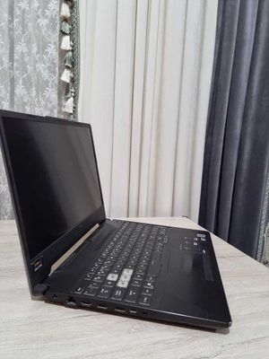 Asus TUF Gaming F15 – i5-10300H / GTX 1650 / 8GB / 512SSD