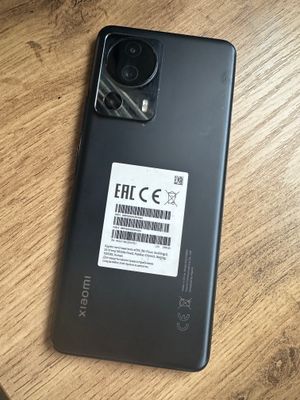 Продается телефон Xiaomi 13 Lite