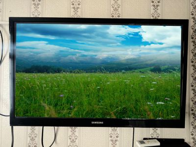 Samsung TV 55 (smart emas)