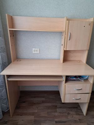 Продам письменный стол