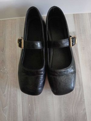 Продам балетки черного цвета.