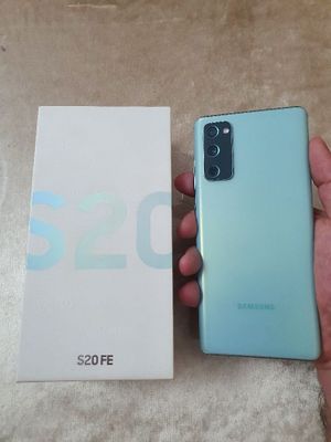 Srochna sotiladi Xiaomi Mi 9 SE 6/64Gb Orginal Xolati yaxshi