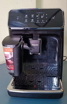 Кофемашина Philips EP2231/40 автоматическая.
