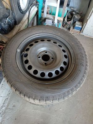 Продаётся зимний комплект шин с дисками