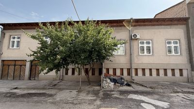 Уй сотилади Назарбек Почта грант тойхонадан онга кирганда 7 сотих