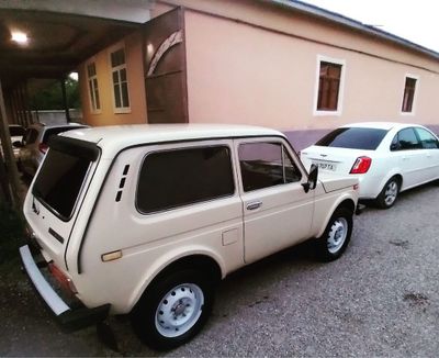 Niva 4x4 sotiladi