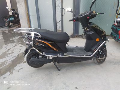 Elektron skuter sotiladi