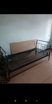 Продам железную кровать.