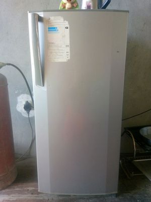 Lg haladelnik sotiladi holati yaxshi  1 milyon